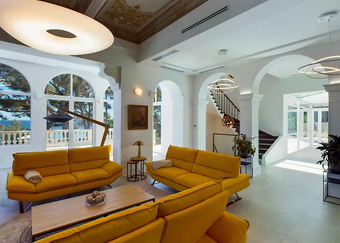 Maison De Maitre Avec Piscine En Front De La Seyne-sur-Mer