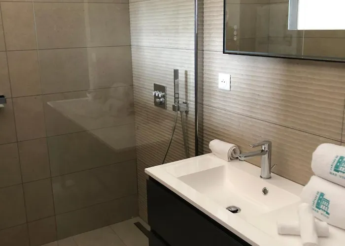 Maison De Maitre Avec Piscine En Front De